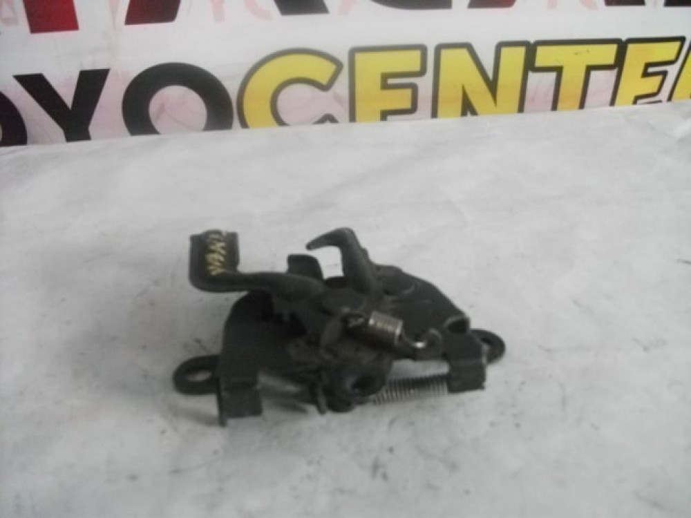 TOYOTA YARİS KAPUT KİLİDİ