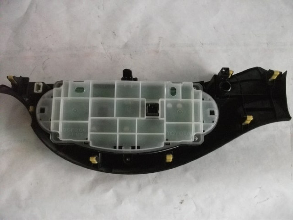 2012 YARİS KLİMA PANELİ OTOMATİK