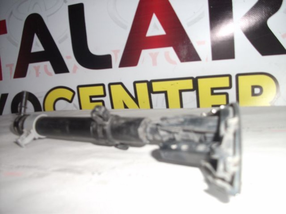 Masserati Quattroporte Sağ Far Yıkama Robotu & Kapağı