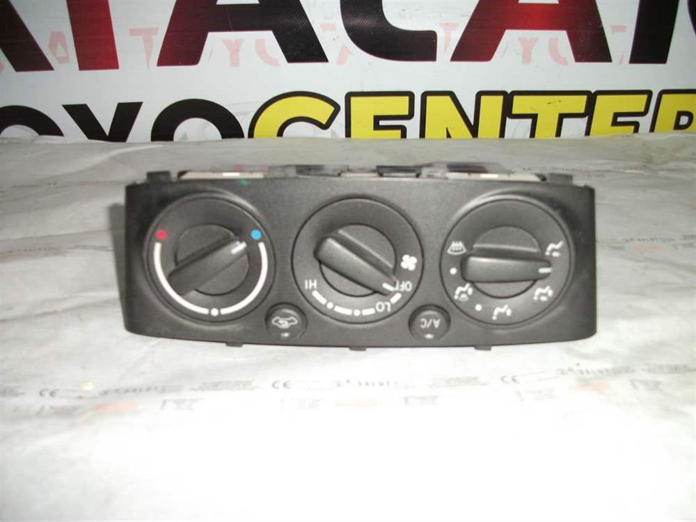 Toyota Avensis Klima Kontrol Paneli 2005
