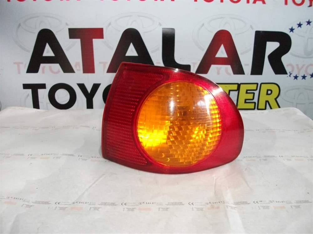 Toyota Corolla 1999-2000 Sağ Dış Stop