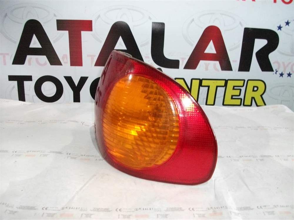 Toyota Corolla 1999-2000 Sağ Dış Stop