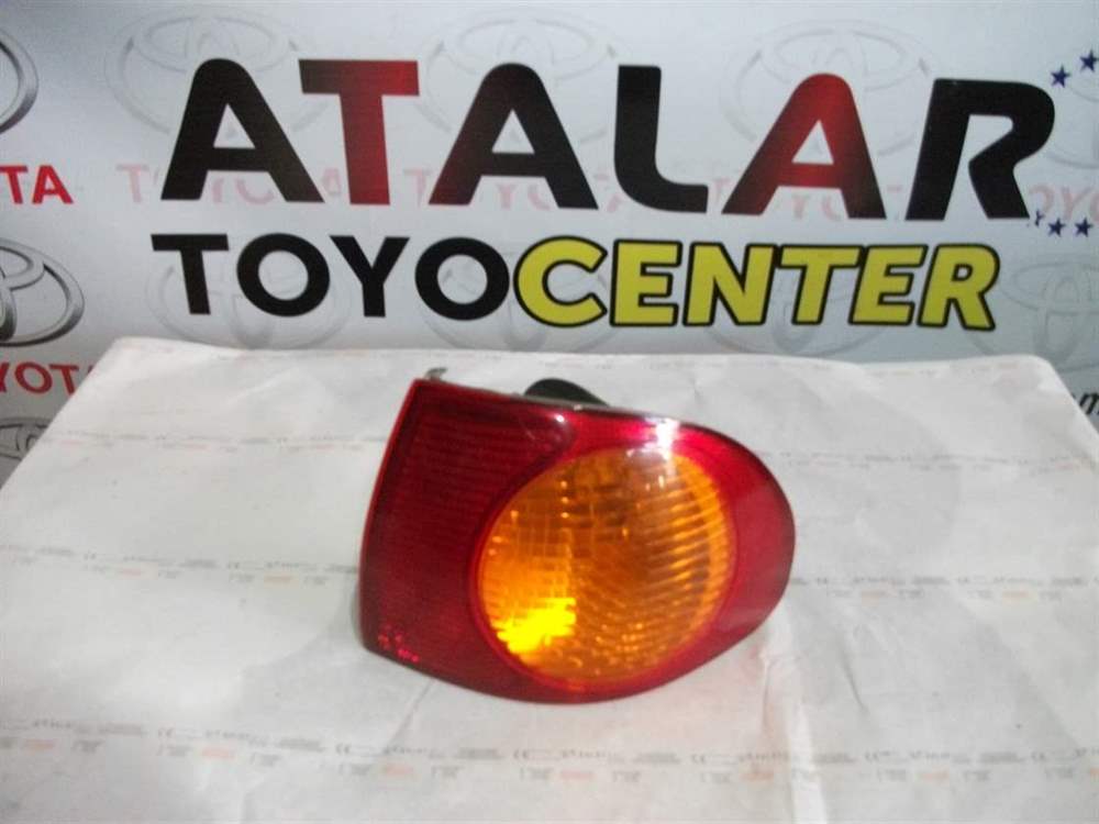 Toyota Corolla 1999-2000 Sağ Dış Stop