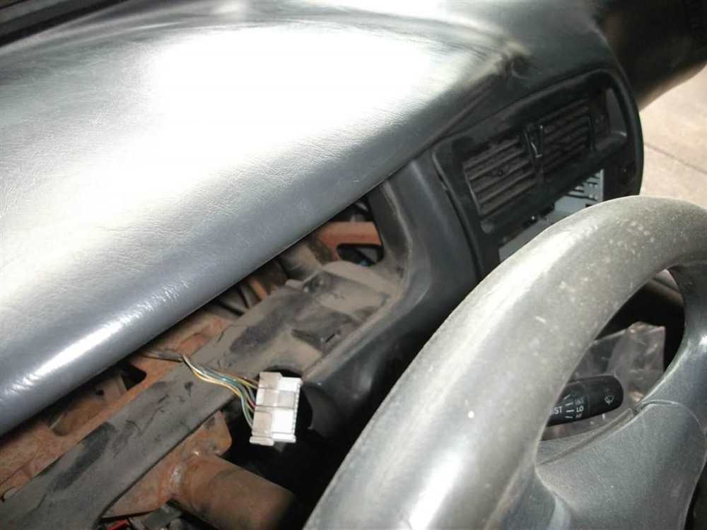 Toyota Corolla 101 1997 Ön Torpido (Boş)