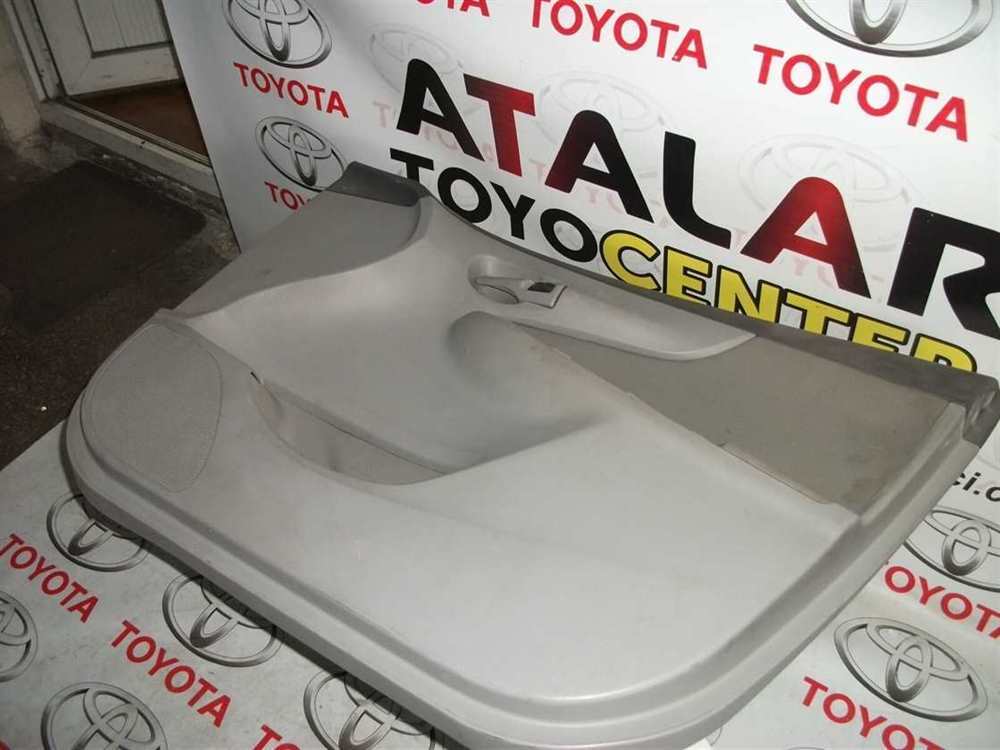 Toyota Corolla 2008 Sağ Ön Kapı Döşemesi