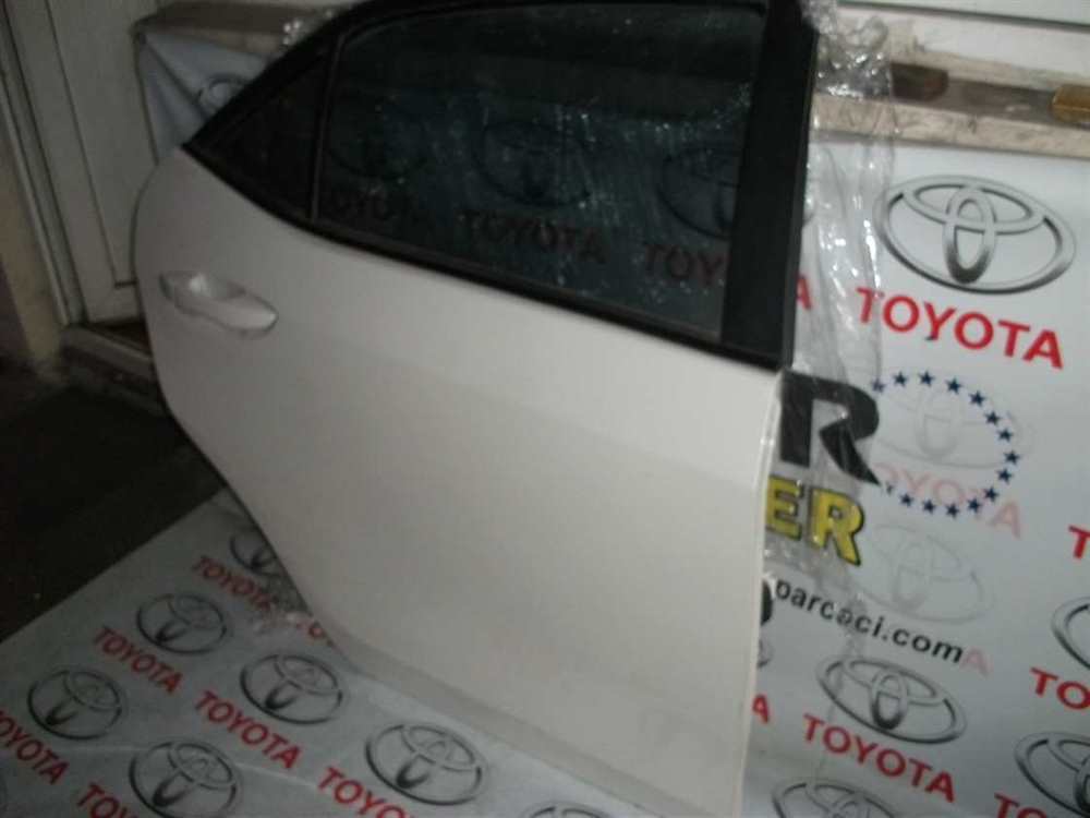 Toyota Corolla 2014-2018 Sağ Arka Kapı İnci Beyazı 