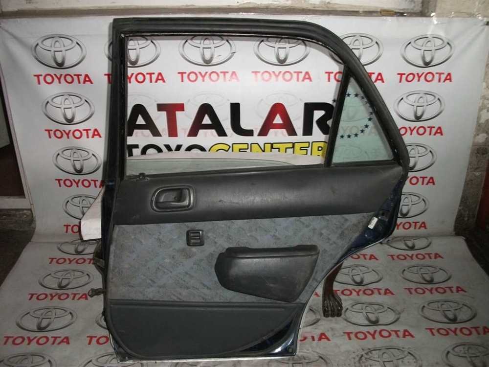 Toyota Corolla Arka Sağ Kapı 1999