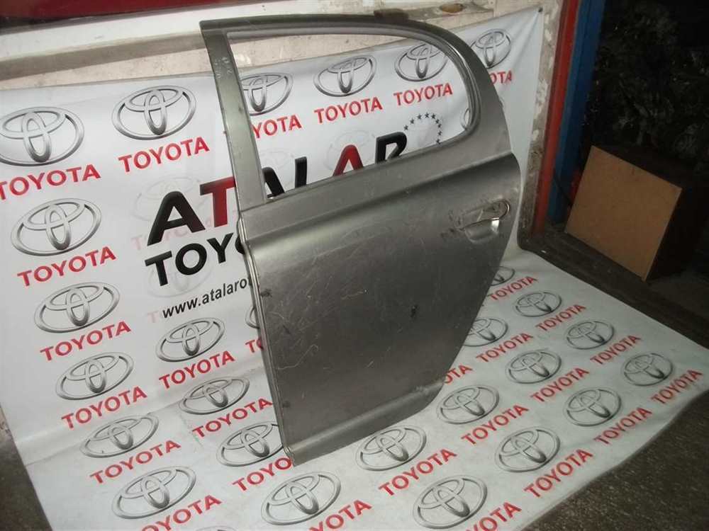 Toyota Yaris 2002-2003 Sol Arka Kapı