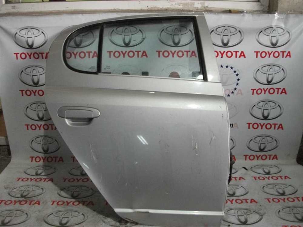 Toyota Yaris Sağ Arka Kapı 2000-2004