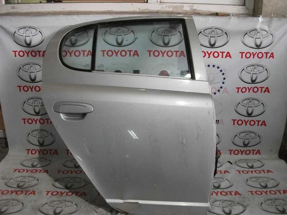 Toyota Yaris Sağ Arka Kapı 2000-2004