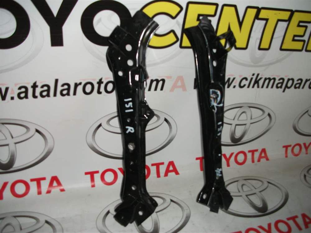 Toyota Auris Far Üst Bağlantı Sacı 