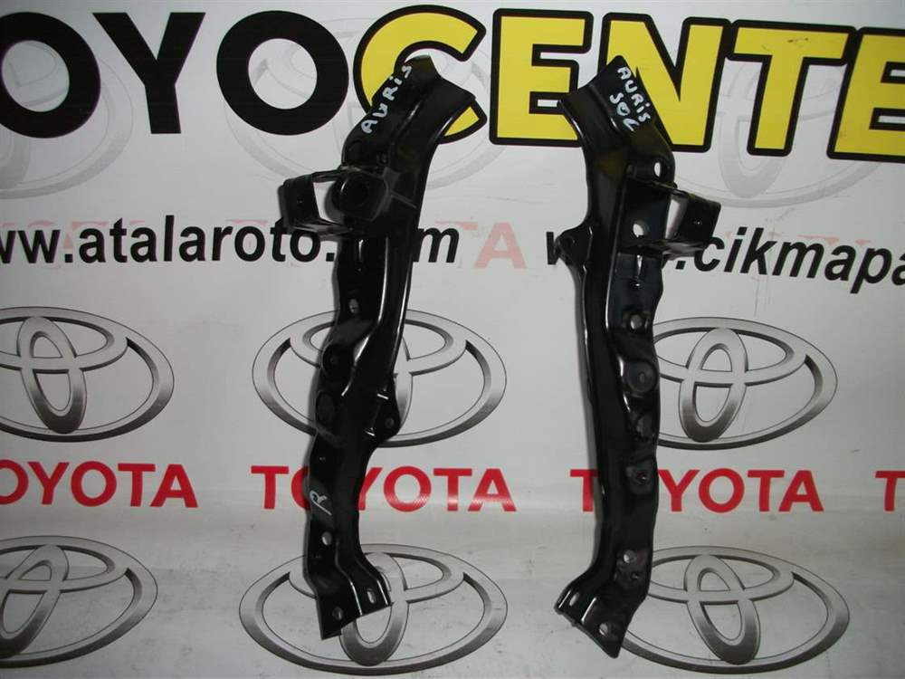 Toyota Auris Far Üst Bağlantı Sacı 