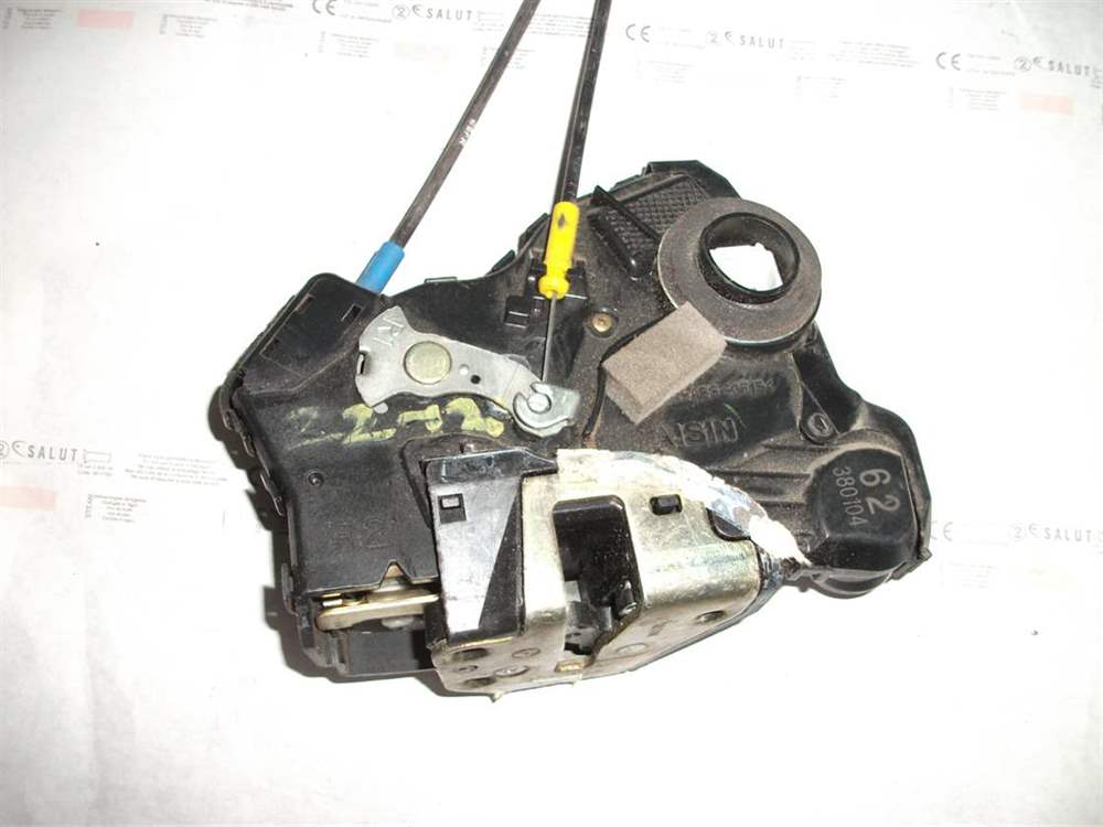Toyota Corolla 2001-2006 Sağ Ön Kapı Kilidi