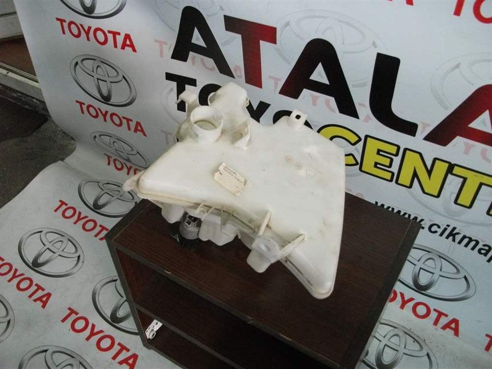 Toyota Corolla 2015 Cam Fiskiye Bidonu Orjinal