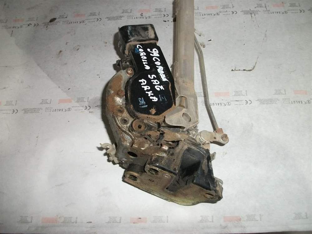 Toyota Corolla Sağ Arka Kapı Kilidi 1999 Model